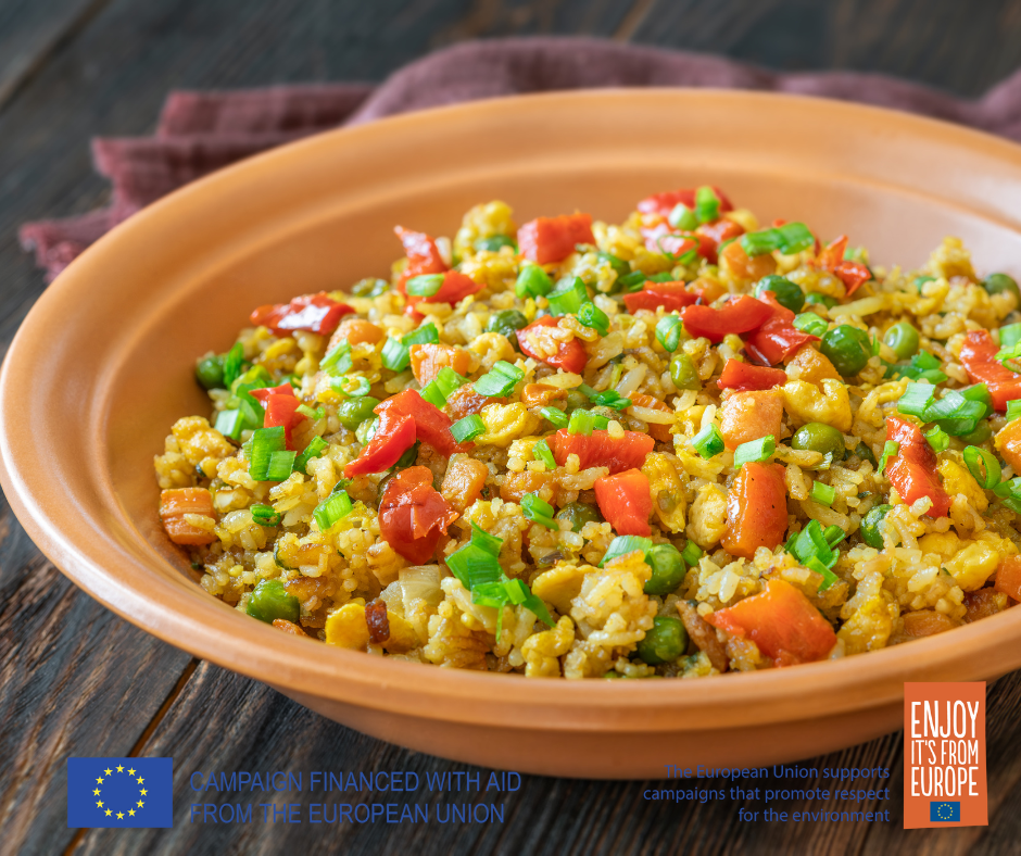 Yangzhou fried rice with  European Corinthian black raisins 